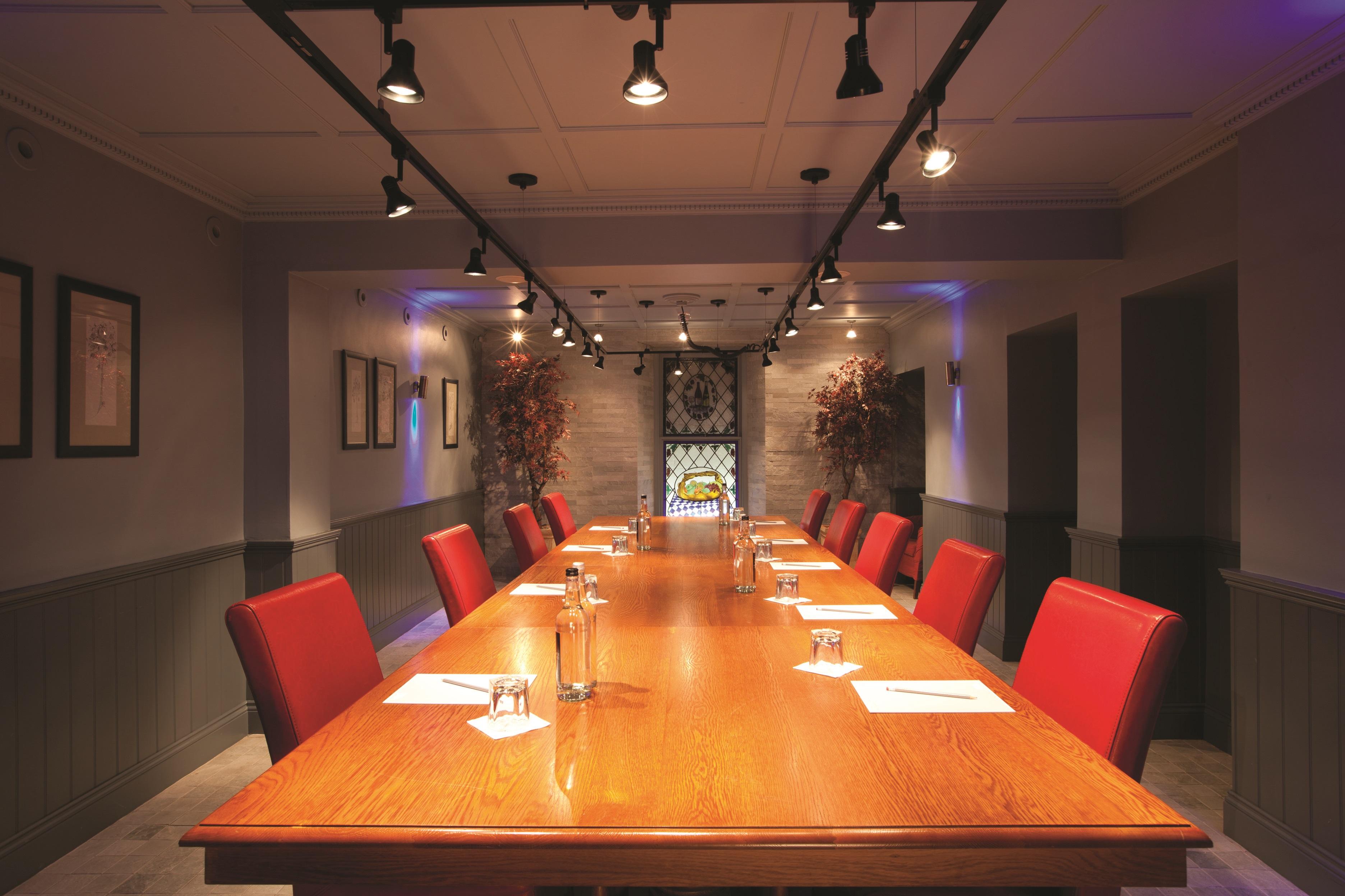 The Farmhouse Hotel And Restaurant Saint Saviour Business foto