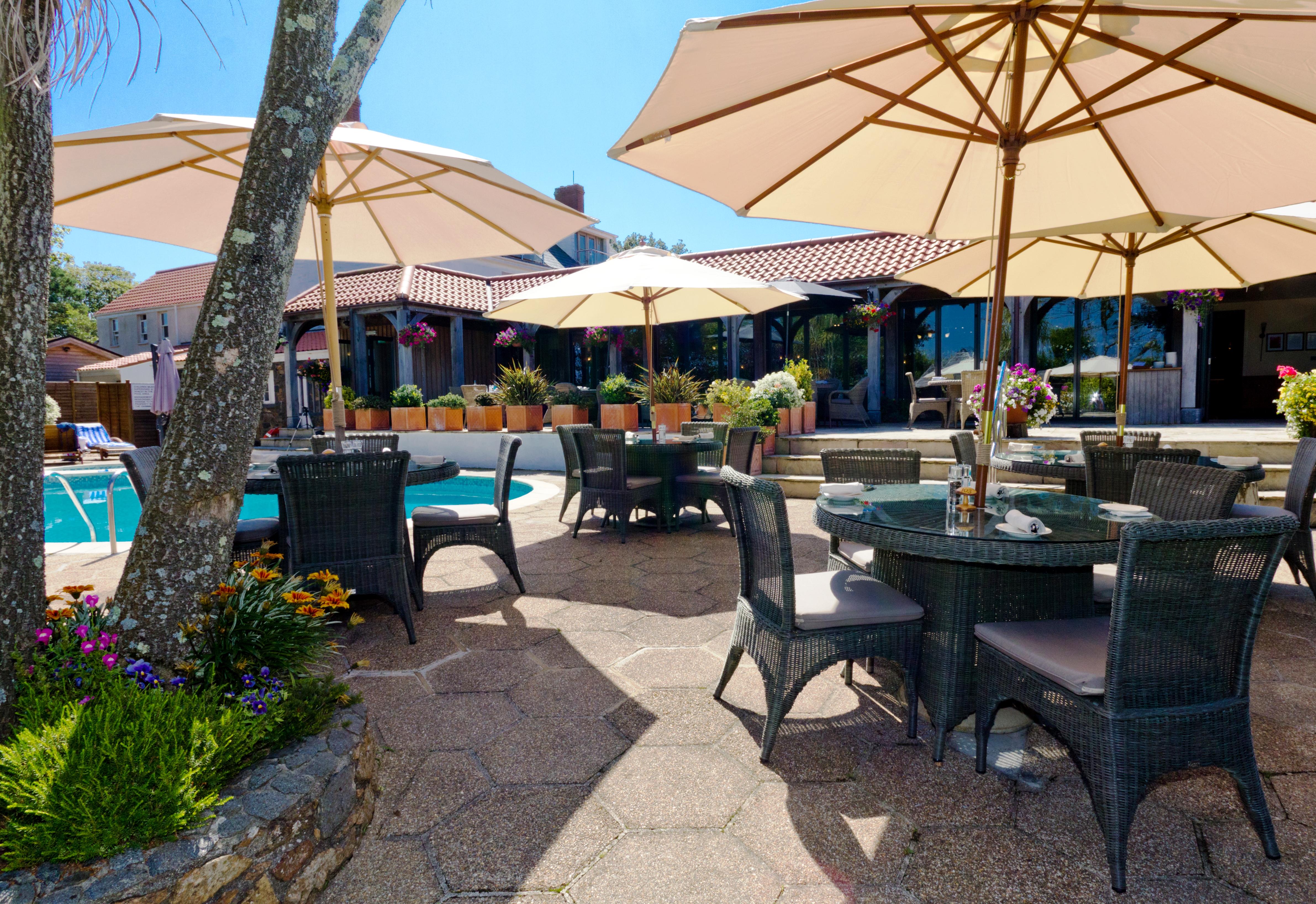 The Farmhouse Hotel And Restaurant Saint Saviour Exterior foto
