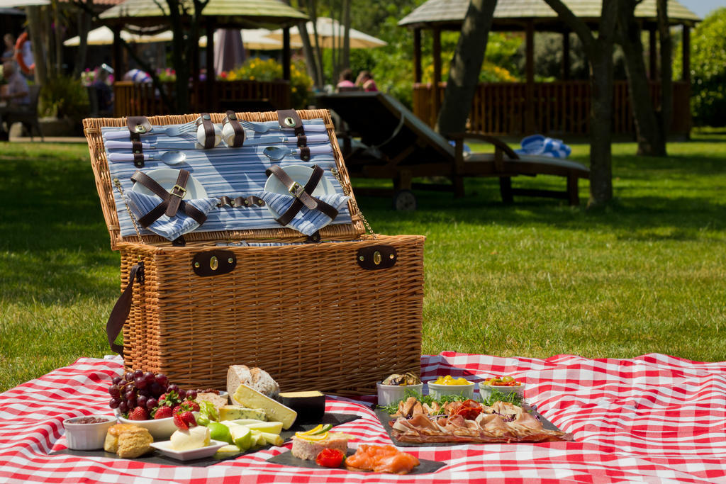 The Farmhouse Hotel And Restaurant Saint Saviour Einrichtungen foto